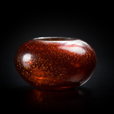 Lot 272 - AN AVENTURINE-SPLASHED AMBER GLASS WATERPOT, PINGGUOZUN