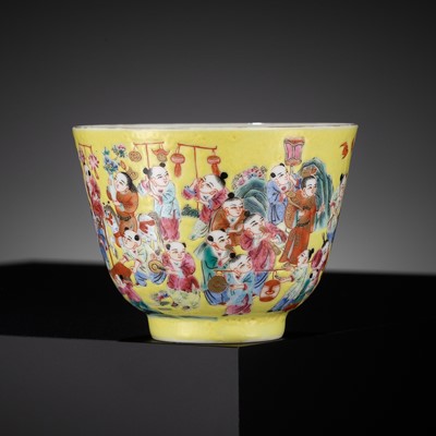 Lot 251 - A SMALL FAMILLE ROSE ‘HUNDRED BOYS’ CUP, JIXIANG RUYI MARK