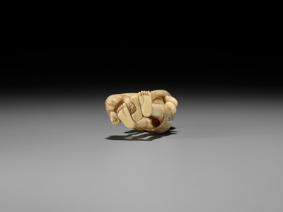 Lot 351 - KAIGYOKUSAI: A FINE IVORY NETSUKE OF A FISHER GIRL (AMA) WITH TENAGA MONKEYS