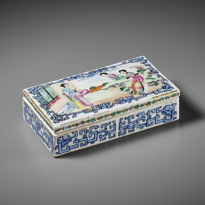 Lot 2006 - A FAMILLE ROSE RECTANGULAR BOX AND COVER, CHINA, CIRCA 1860