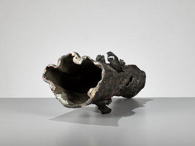 Lot 106 - A LARGE BRONZE VASE IN THE FORM OF A PRUNUS TREE WITH FIVE BATS
