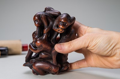 Lot 260 - A FINE WOOD OKIMONO DEPICTING A PILE OF MONKEYS