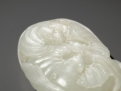 Lot 97 - A RARE AND FINE WHITE JADE ‘FIVE BATS’ (WUFU) WEIGHT, 18TH CENTURY