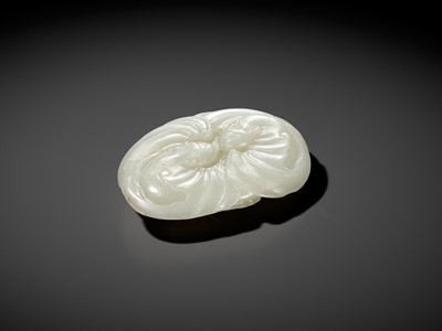 Lot 97 - A RARE AND FINE WHITE JADE ‘FIVE BATS’ (WUFU) WEIGHT, 18TH CENTURY