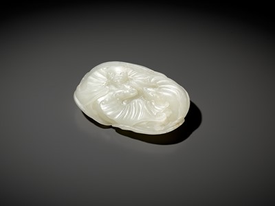 Lot 97 - A RARE AND FINE WHITE JADE ‘FIVE BATS’ (WUFU) WEIGHT, 18TH CENTURY