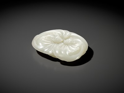 Lot 97 - A RARE AND FINE WHITE JADE ‘FIVE BATS’ (WUFU) WEIGHT, 18TH CENTURY