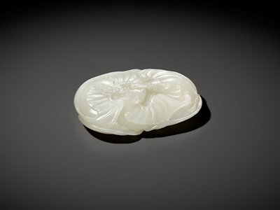 Lot 97 - A RARE AND FINE WHITE JADE ‘FIVE BATS’ (WUFU) WEIGHT, 18TH CENTURY