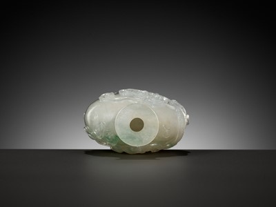 Lot 46 - A JADEITE SNUFF BOTTLE DEPICTING A CARP TRANSFORMING INTO A DRAGON, CHINA, 1770-1850