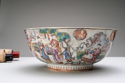 A CHINESE EXPORT FAMILLE ROSE ‘FIGURAL’ PORCELAIN PUNCH BOWL, QIANLONG