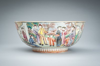 A CHINESE EXPORT FAMILLE ROSE ‘FIGURAL’ PORCELAIN PUNCH BOWL, QIANLONG