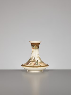 Lot 134 - KINKOZAN: A FINE SATSUMA BOTTLE VASE DEPICTING BIJIN AND CHILDREN