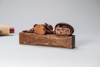 Lot 264 - A FINE AND LARGE WOOD OKIMONO OF ONO NO KOMACHI