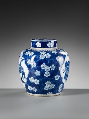 Lot 245 - A BLUE AND WHITE ‘HUNDRED ANTIQUES’ GINGER JAR AND COVER, 18TH – 19TH CENTURY