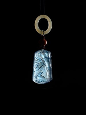 Lot 35 - A CARVED AQUAMARINE AND JADE PENDANT, LATE QING DYNASTY