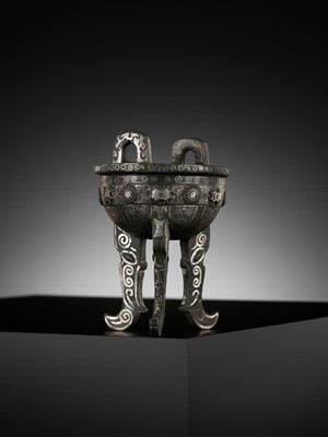 Lot 181 - AN EXTREMELY RARE SILVER-INLAID ‘FUDING DING’ BRONZE TRIPOD CENSER, SONG TO MING DYNASTY