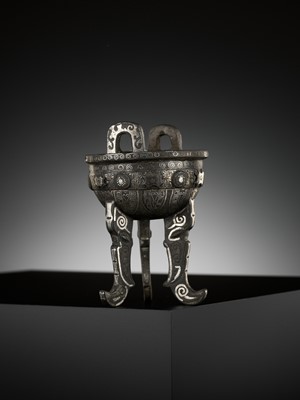 Lot 181 - AN EXTREMELY RARE SILVER-INLAID ‘FUDING DING’ BRONZE TRIPOD CENSER, SONG TO MING DYNASTY