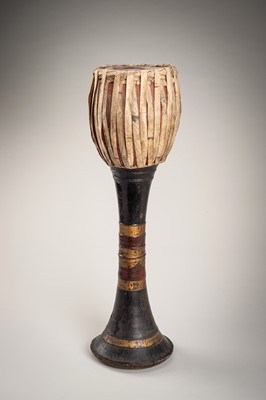 A BURMESE LACQUERED WOOD ‘OZI’ DRUM, LATE 19TH CENTURY