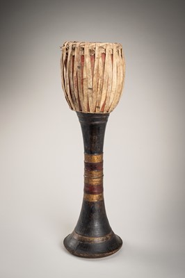 A BURMESE LACQUERED WOOD ‘OZI’ DRUM, LATE 19TH CENTURY