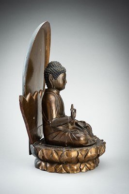 Lot 166 - A GILT LACQUER WOOD FIGURE OF AMIDA NYORAI, EDO