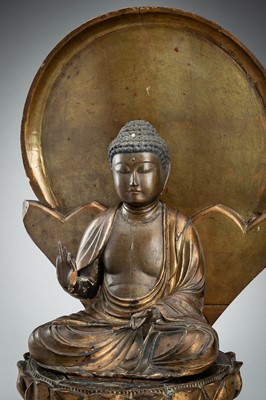 Lot 166 - A GILT LACQUER WOOD FIGURE OF AMIDA NYORAI, EDO