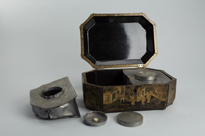 A GILT AND BLACK LACQUER TEA BOX, 19TH CENTURY
