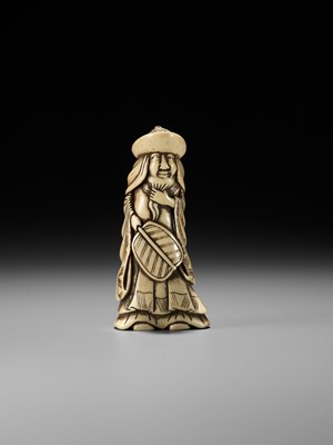 Lot 284 - AN ANTLER NETSUKE OF A DUTCHMAN