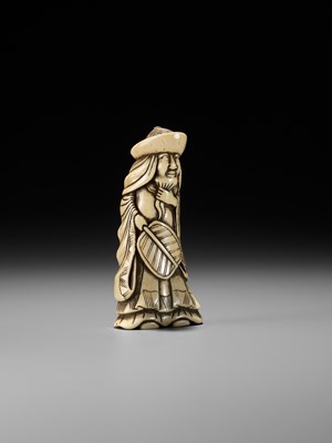 Lot 284 - AN ANTLER NETSUKE OF A DUTCHMAN