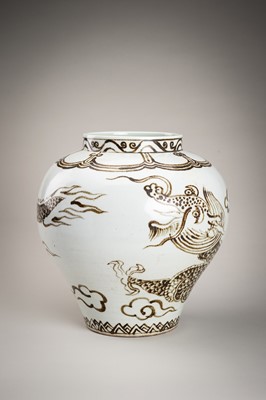 Lot 953 - AN UNDERGLAZE IRON-BROWN ‘DRAGON’ PORCELAIN JAR, JOSEON DYNASTY