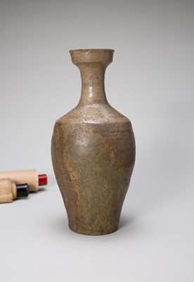 Lot 651 - A CELADON GLAZED POTTERY VASE, GORYEO DYNASTY, 12TH CENTURY