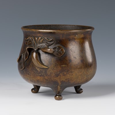 Lot 322 - AN UNUSUAL BRONZE TRIPOD CENSER, EARLY QING DYNASTY