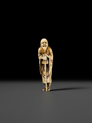 Lot 125 - AN IVORY NETSUKE OF TEKKAI SENNIN, STYLE OF MIURA YOSHINAGA