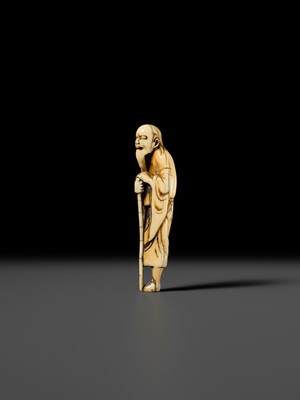 Lot 125 - AN IVORY NETSUKE OF TEKKAI SENNIN, STYLE OF MIURA YOSHINAGA