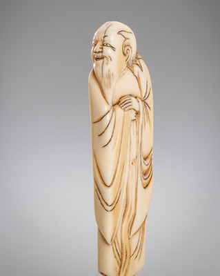 Lot 1494 - A LARGE IVORY NETSUKE OF A SENNIN
