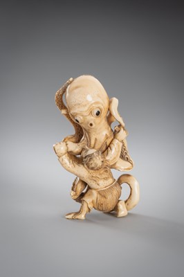 Lot 313 - A FINE IVORY OKIMONO OF A MAN FIGHTING AN OCTOPUS