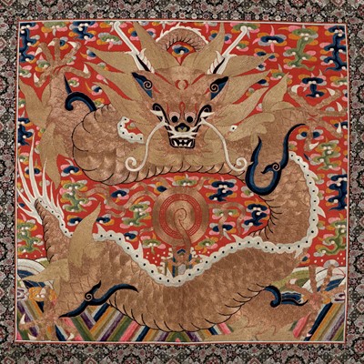 Lot 348 - A SILK EMBROIDERED DRAGON PANEL IN TWO-TONE GOLD, CHINA, 19TH CENTURY
