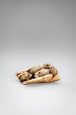 Lot 344 - IEKAZU: A CHARMING IVORY NETSUKE OF A GROUP OF RATS STEALING EDAMAME