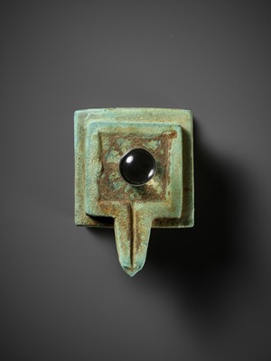 Lot 358 - A ROCK CRYSTAL LINGA AND BRONZE YONI, ANGKOR PERIOD