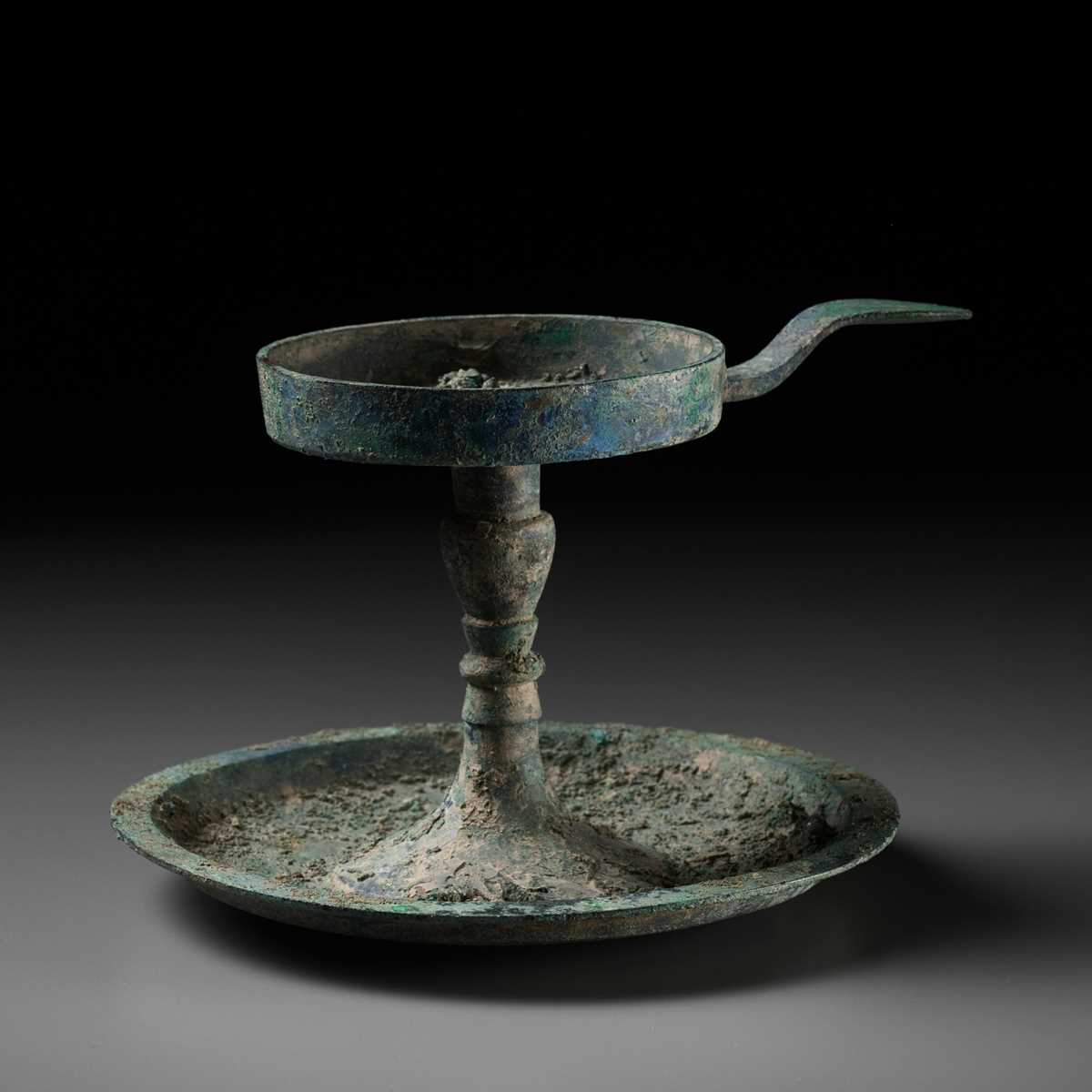 Lot 603 - A BRONZE OIL LAMP, HAN DYNASTY, EX MICHAEL GOEDHUIS