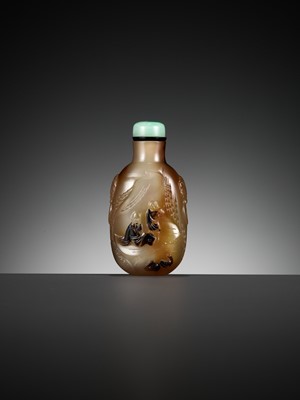 Lot 48 - A CAMEO AGATE ‘NOBLE PROFESSIONS’ SNUFF BOTTLE, ZHITING SCHOOL, SUZHOU, CHINA, 1760-1850