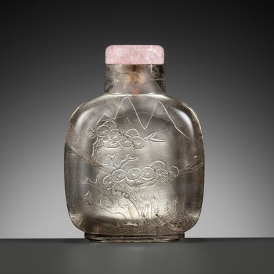 Lot 473 - A CARVED HAIR CRYSTAL ‘PINE TREE’ SNUFF BOTTLE, 1750-1880