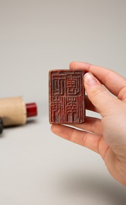 A ‘CHILONG’ SOAPSTONE SEAL AND AN AGATE PENDANT, c. 1920s