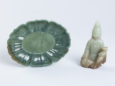 A JADE DISH AND A JADE FIGURE OF GUANYIN, 19TH CENTURY