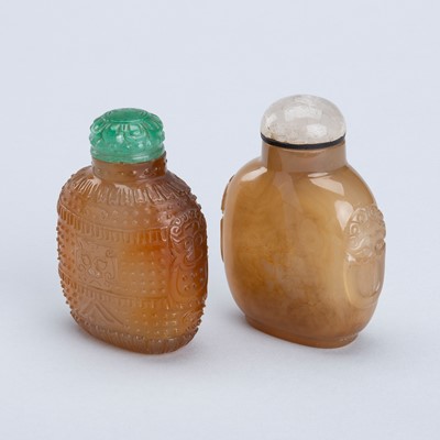 Lot 927 - A GROUP OF TWO AGATE SNUFF BOTTLES, 19TH CENTURY