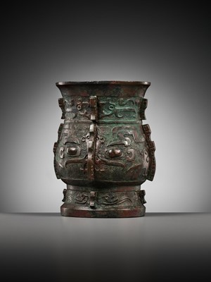 Lot 91 - A RARE BRONZE RITUAL WINE VESSEL, ZHI, SHANG DYNASTY, CHINA, 13TH-12TH CENTURY BC