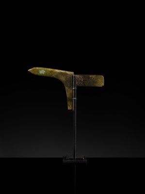 Lot 298 - A BRONZE HALBERD BLADE, GE, EASTERN ZHOU DYNASTY