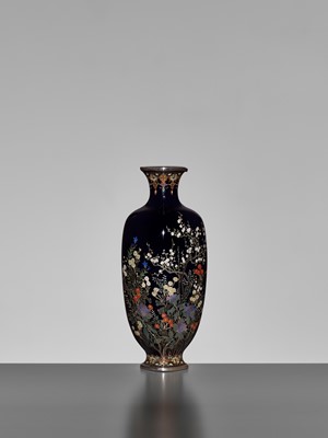 Lot 123 - HAYASHI KODENJI: A FINE CLOISONNÉ ENAMEL VASE