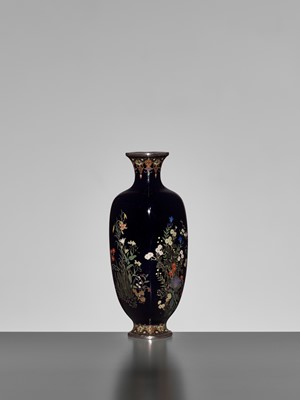 Lot 123 - HAYASHI KODENJI: A FINE CLOISONNÉ ENAMEL VASE