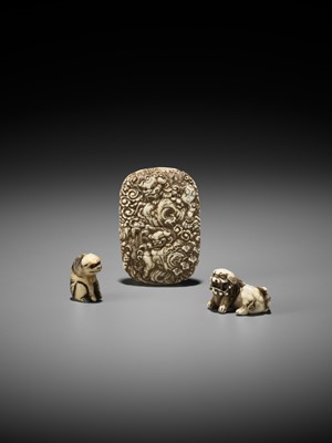 Lot 349 - A RARE MINIATURE IVORY SAGEMONO SET DEPICTING SHISHI AMONG PEONY, WITH EN SUITE NETSUKE AND OJIME