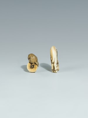 Lot 394 - TWO IVORY NETSUKE DEPICTING A GRAZING HORSE AND A RAT ON A CANDLE
