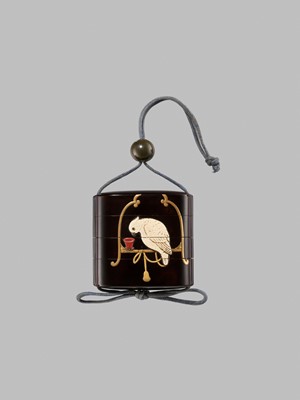 Lot 27 - KAN: A SUPERB CERAMIC-INLAID THREE-CASE LACQUER INRO DEPICTING A PARROT, WITH HAIKU POEM BY MATSUO BASHO